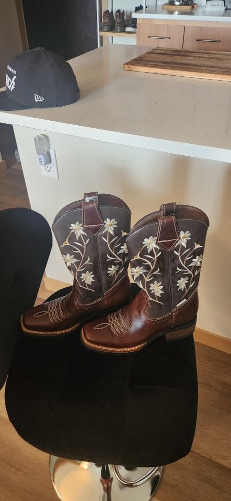Women's (BRAND NEW) Leather Boots
