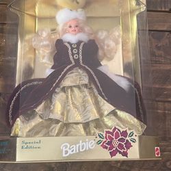 1996 Happy Holidays Barbie Doll Mattel 15646 NEW