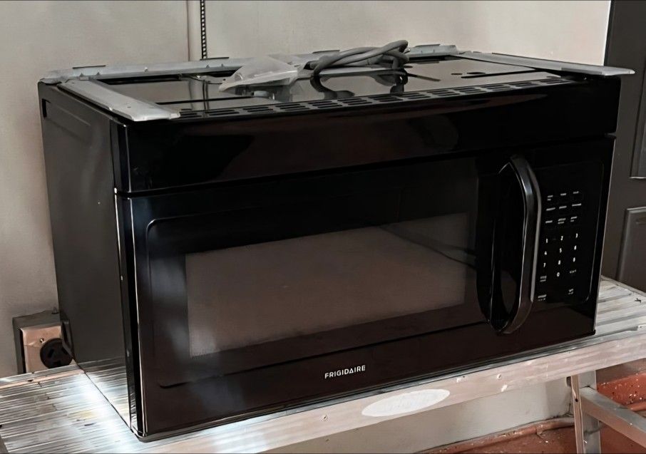 ✨️🚨🔆"Frigidaire"🔆🚨✨️ Black Microwave in great working order