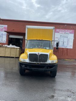 2018 INTERNATIONAL BOXTRUCK FRESH BACK TIRES AND BRAKES AND NEW CLUTCH AND COMPRESSOR