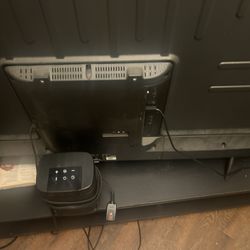 58” Flat Screen Tv Roku 