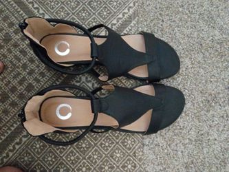 Size 9  women's dress shoes