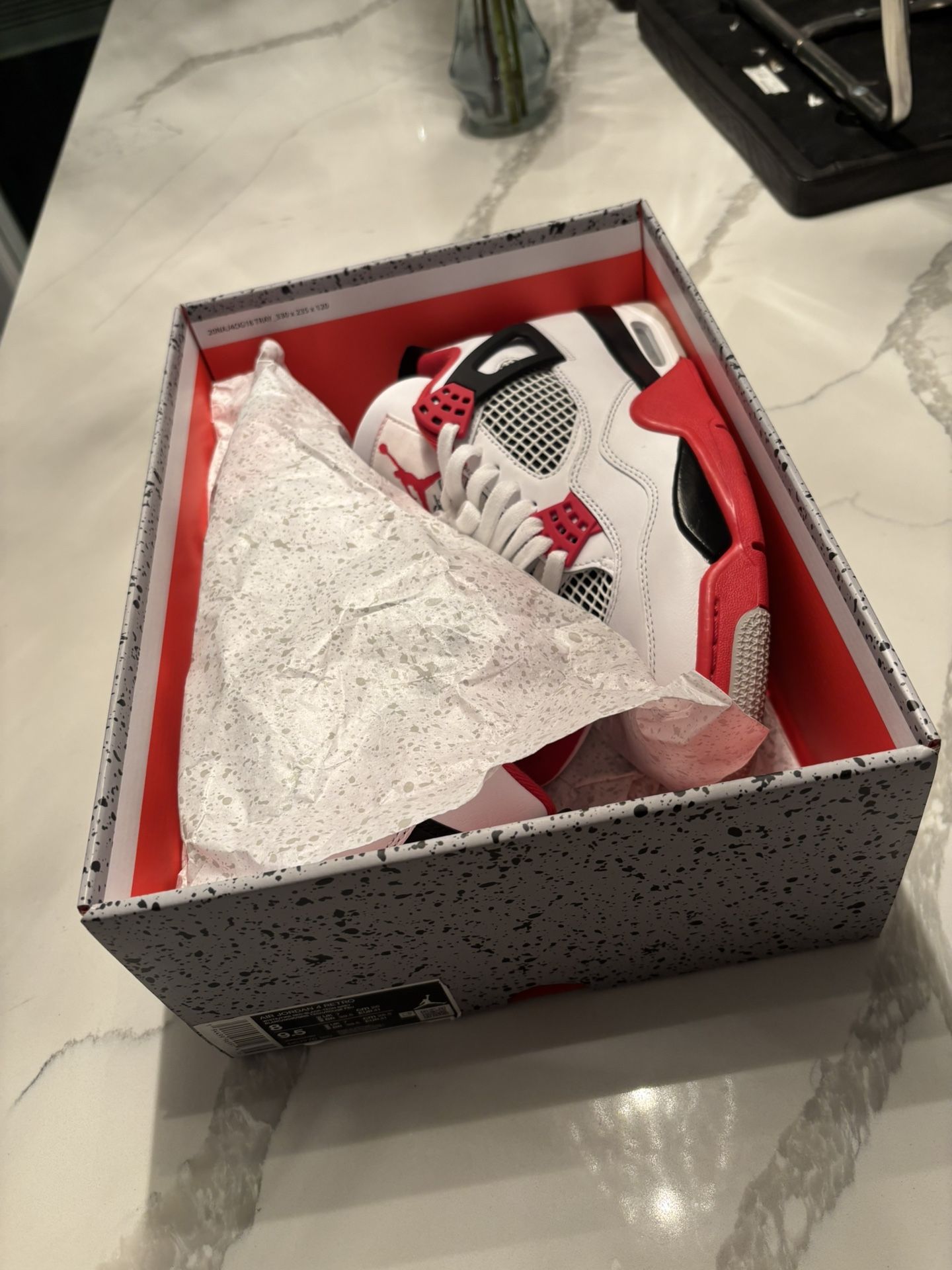 Jordan 4 Fire Red