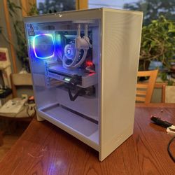 WHITE CUSTOM PC - GAMING/STREAMING/EDITING