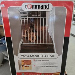 Command Wall Mounted Gate. PLEASE READ DESCRIPTION