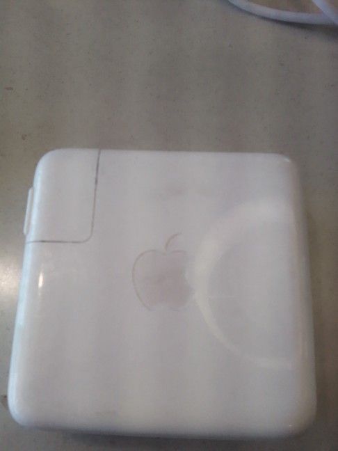 Apple 61w USB C MacBook Power Adapter