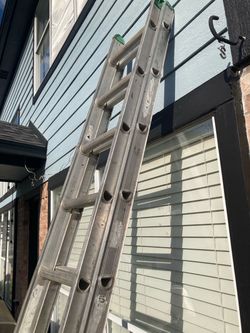 Ladder 9 ft