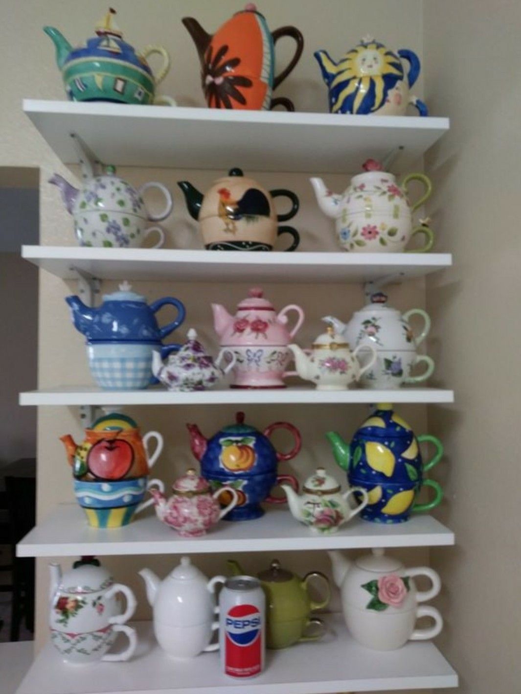 CERAMIC TEAPOT COLLECTION