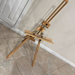 Painting Tripod In A Good Condition
