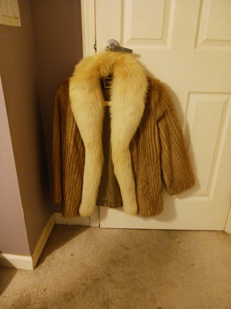 Women 's Fur Coat
