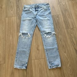 Ripped skinny jeans 