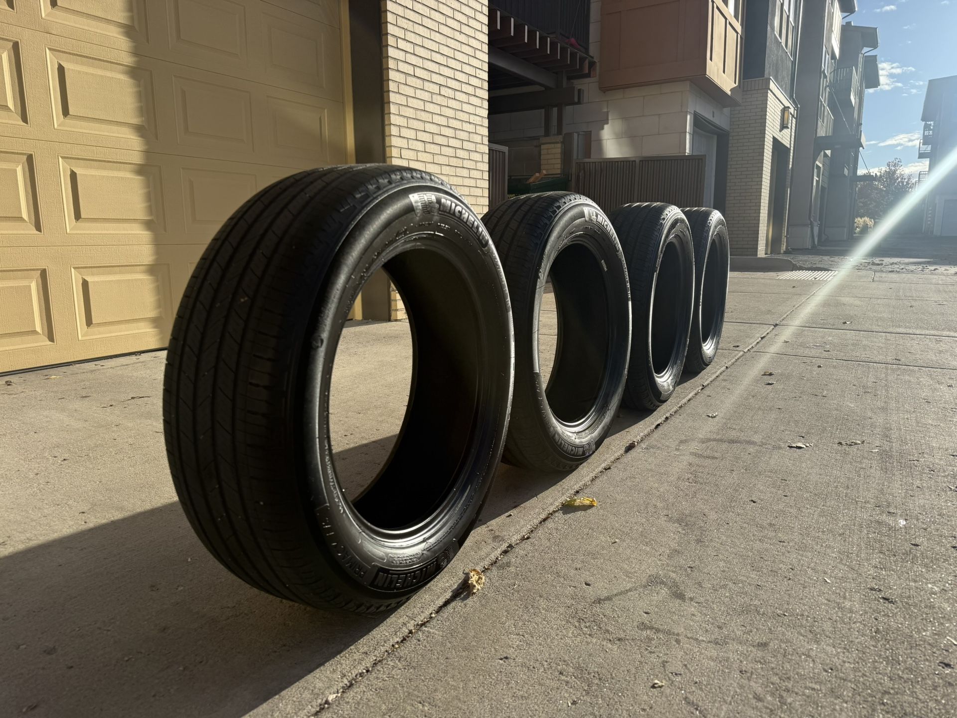 225/60 R18 Michelin Tires