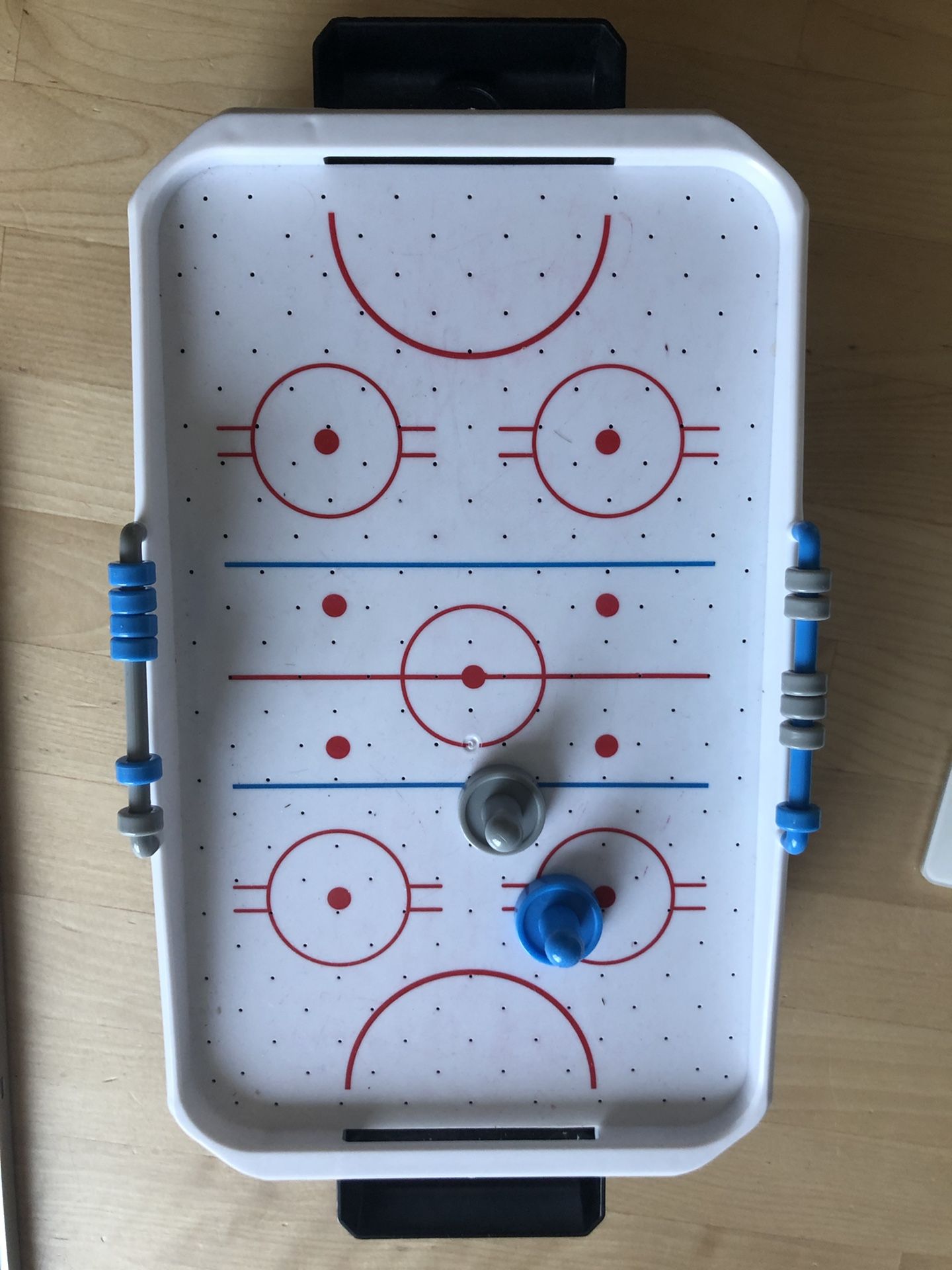 Mini air hockey table