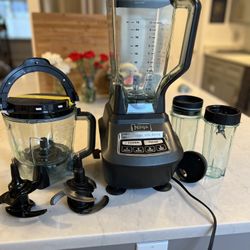 Ninja BL770 Mega Kitchen System, 1500W for Sale in Chicago, IL - OfferUp