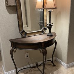 Half Moon Shaped Console Table with Lamp and Mirror 