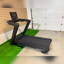 NordicTrack Commercial Treadmill - Excellent – Everett, WA