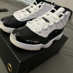 Jordan Retro 11 (gratitude ) Size 9