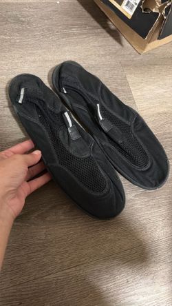 Men’s Water Shoes Size 9/10