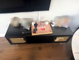 TV STAND / ENTERTAINMENT CENTER