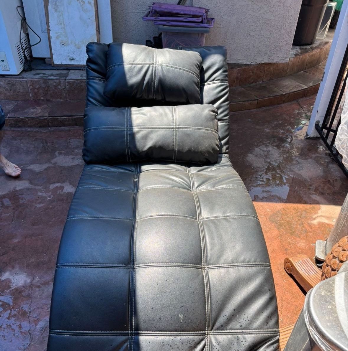 Comfy Couch Chair With Pillows