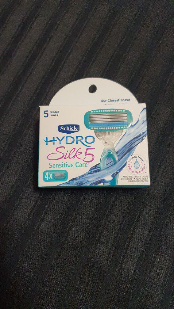 Schick Hydro Silk5 Sensitive Care Refill Cartridges 4 Count Pack