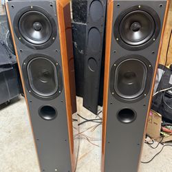 KEF floor standing speakers Model RDM three 
