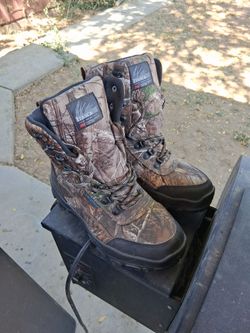 Camo hiking boots Size 8 men's 10 womens