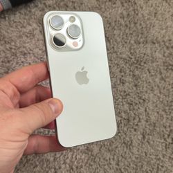 iPhone 15 PRO  128GB UNLOCKED 