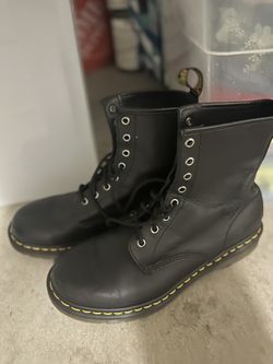 Brand New Doc Martens Women Size 11/Men's Size 9 1/2 Combat Boots