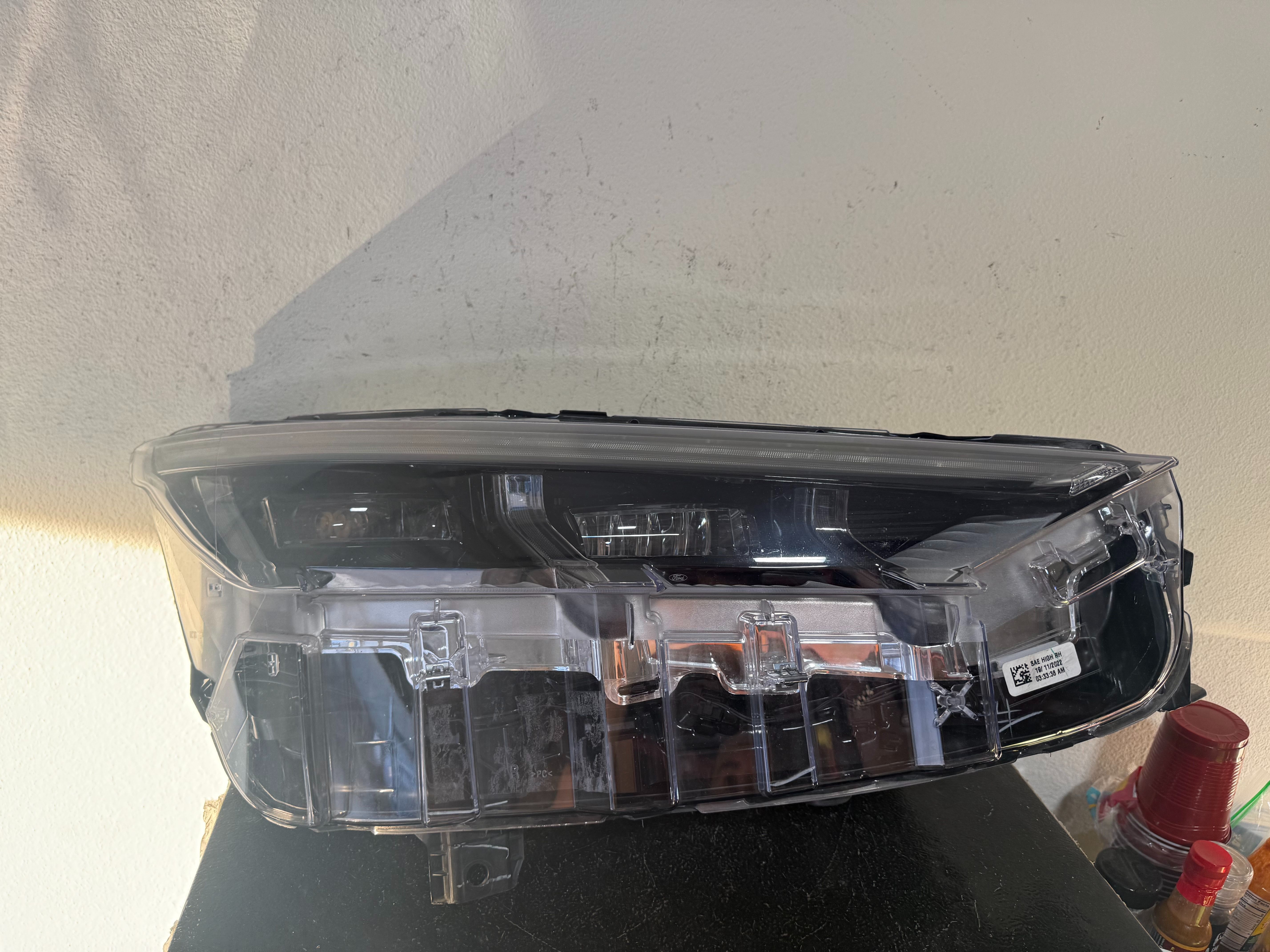 FORD MUSTANG MACH E RIGHT HEADLIGHT 2023