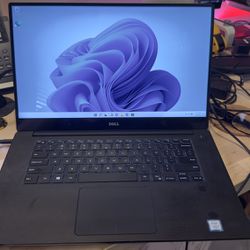 DELL XPS 15 9560 Signature Edition Laptop
