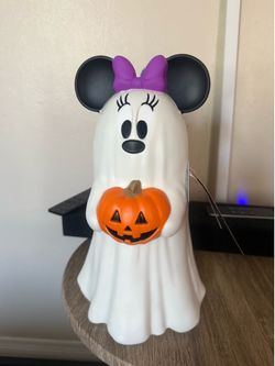 Minnie Halloween decor
