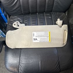 2002-03-04-05-06 Chevrolet Suburban Tahoe Silverado Visor Passenger Side