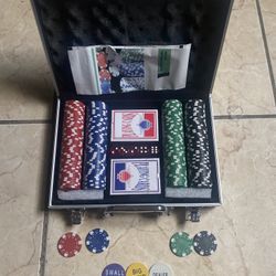 PLAYWUS Poker Set