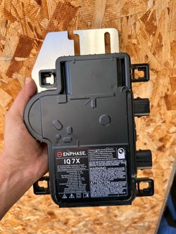 Enphase IQ 7X Microinverter