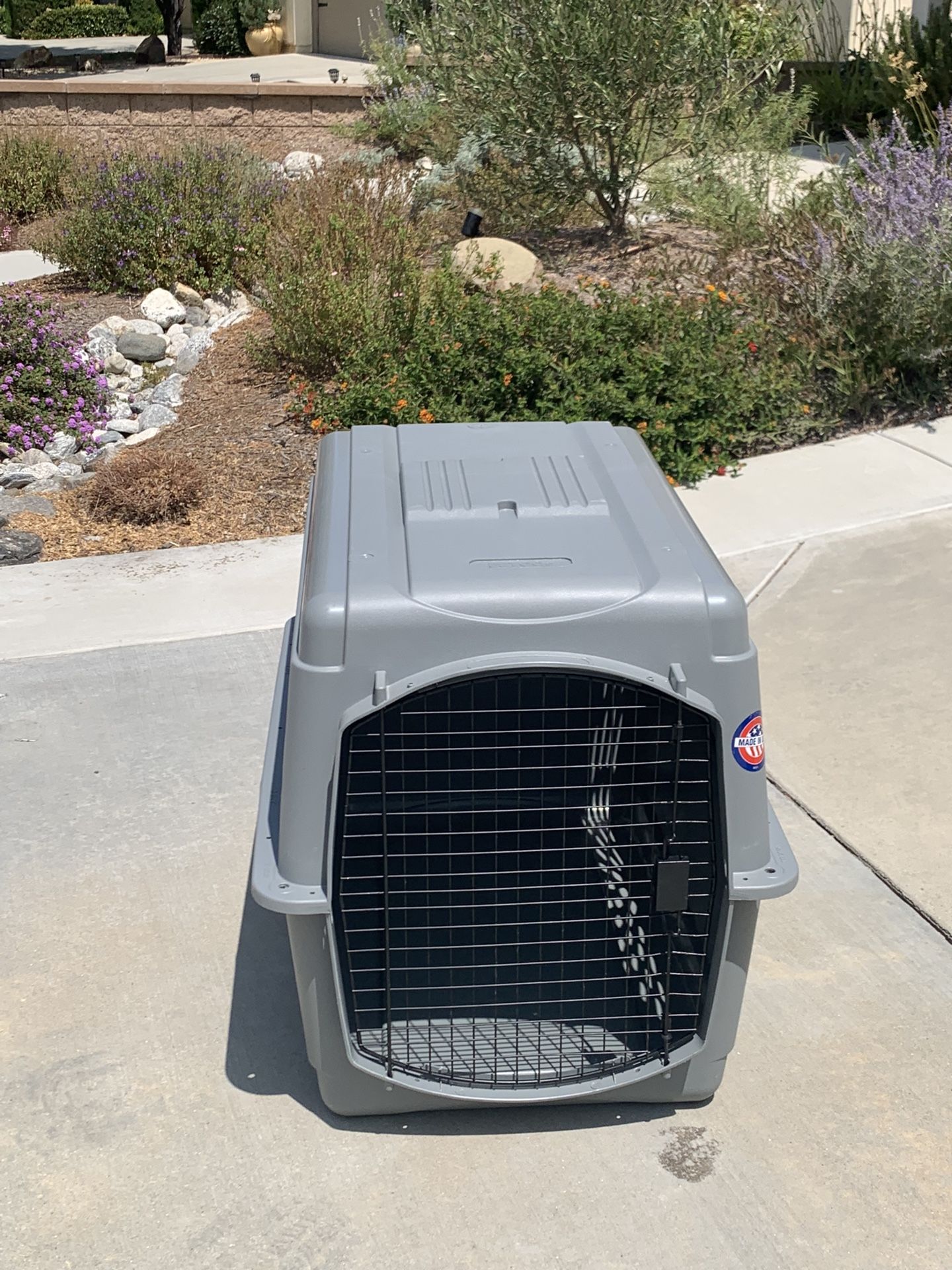 PETCO Large Dog Transportable Crate for Sale in Temecula, CA - OfferUp
