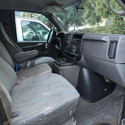 2004 Chevy Express 3500 6.0