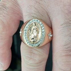 New Virgin Mary Gold Plated Men's Ring. Size 10