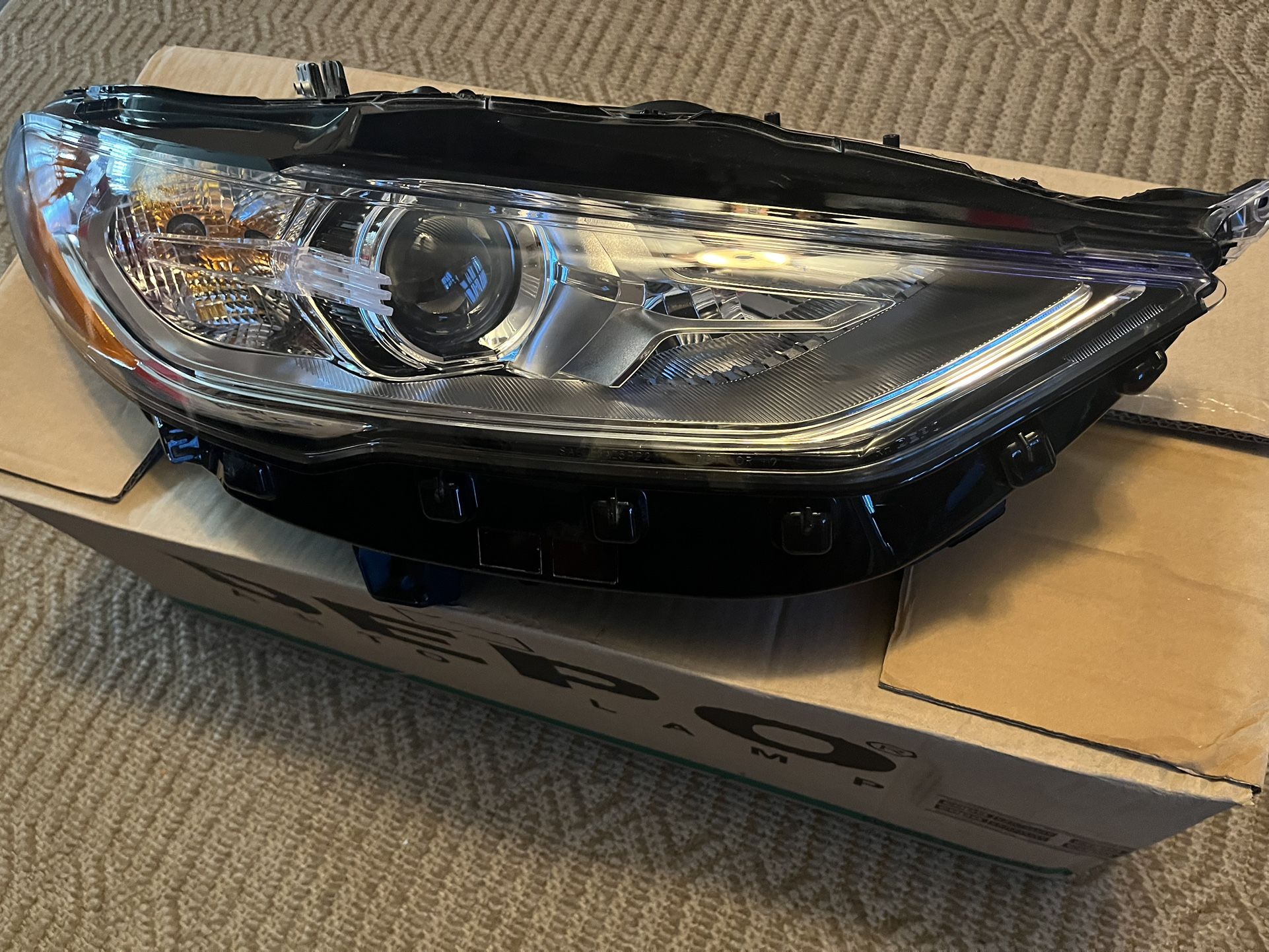 Right Ford Fusion Headlamp