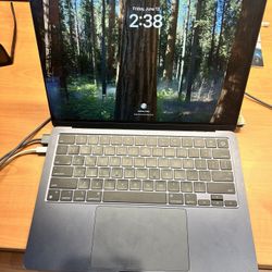 Apple MacBook Air 2024 13” 8gb 256gb SSD