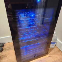 Midea 34x bottle wine fridge