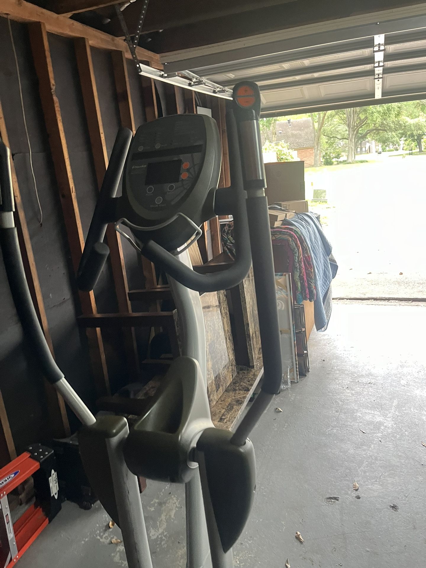 Elliptical Excercise Machine 