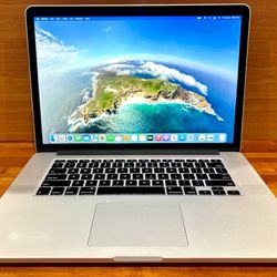 Apple MacBook Pro 15” 2015 2.8GHz i7 16GB RAM 256GB SSD Scratch on glass!!