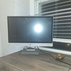 HP Pavilion 24-r105nc All-in-One Desktop PC