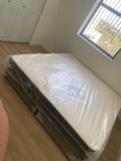 King mattress regular and box spring set (2pc - brand new)