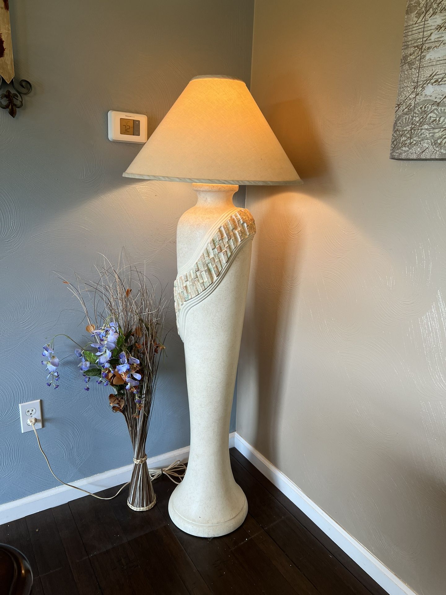 Floor lamp