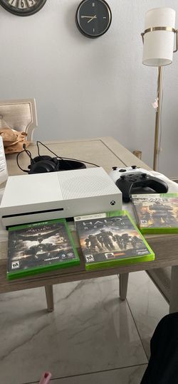 Xbox one s 2 controllers and 3 games