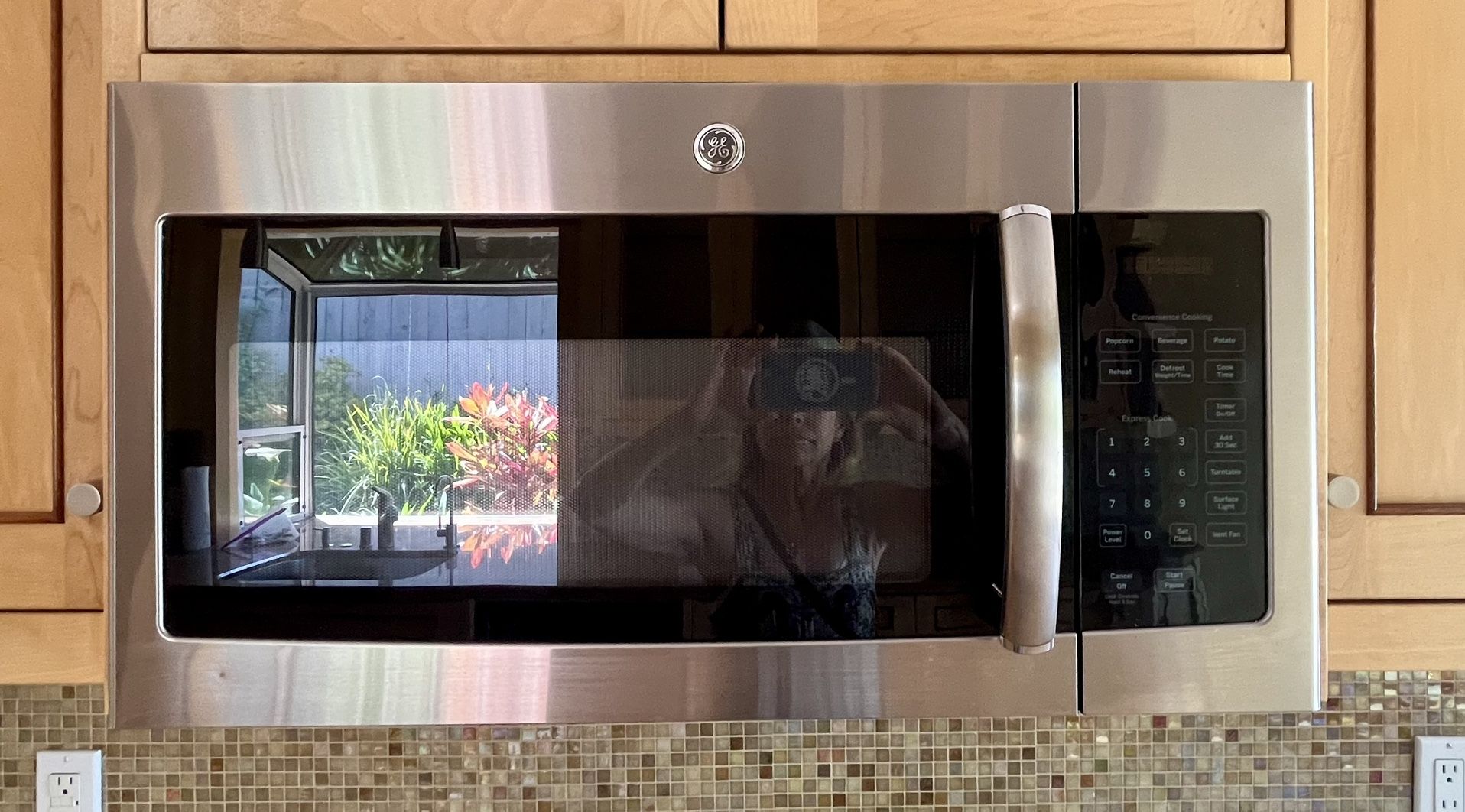 GE Microwave Oven Space Maker 2.0