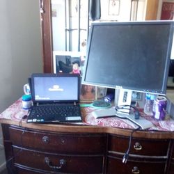 Gateway Laptop And A Dell Montior