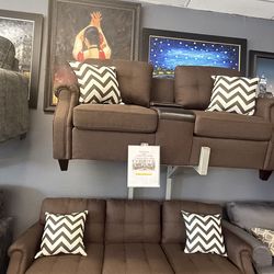 Sofá and Loveseat w USB Console